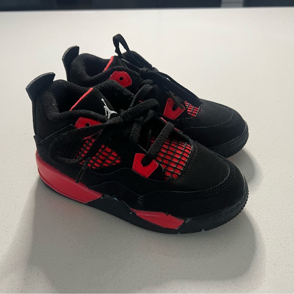 Nike Jordan 4’s Rd and Black Toddler Size 9